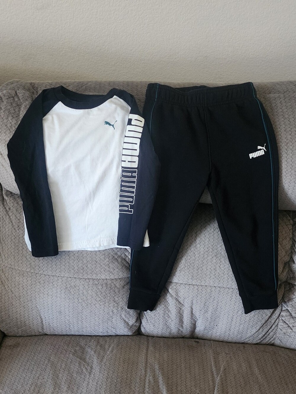 PUMA 2- Piece Black White Teal Longsleeve Matching Set